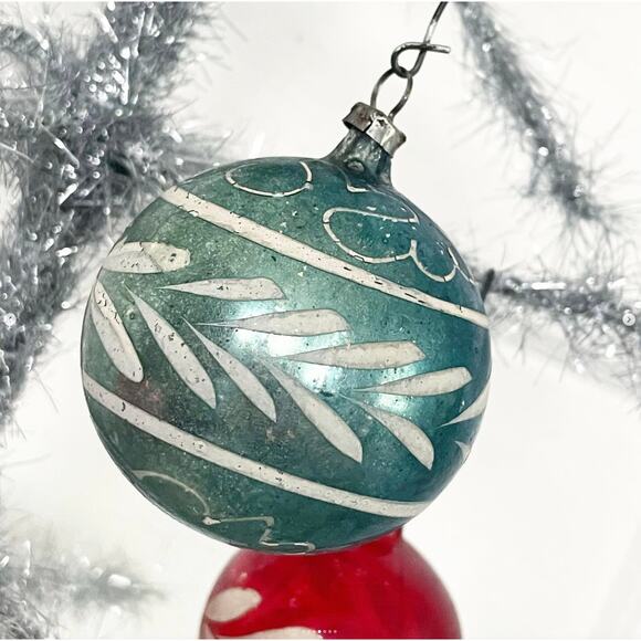 Vintage Hand-Painted Glass Ball Ornament Red Blue Pink Set of 3 - Picture 6 of 8